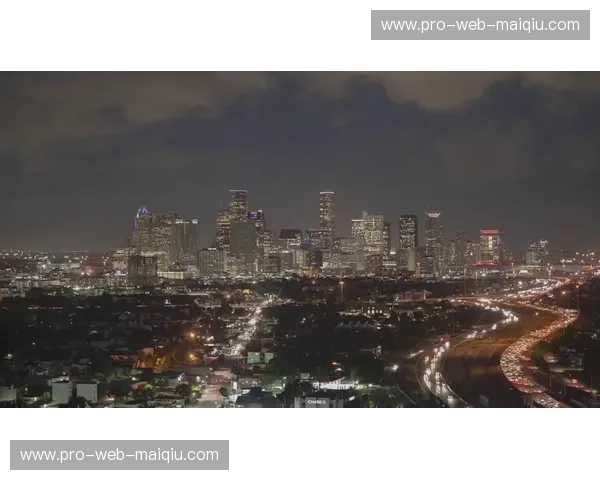 火箭vs雷霆:一场激情碰撞的视觉盛宴 火箭vs雷霆:一场激情碰撞的视觉盛宴